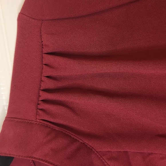 Women's Burgandy Red V-Neck Short Sleeve Top    Size S - Picture 3 of 9